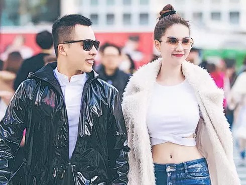 Trong khi đó trước đó anh liên tục lên tiếng bênh vực cho gà cưng mỗi khi gặp biến. Ảnh: Internet Trong khi đó trước đó anh liên tục lên tiếng bênh vực cho gà cưng mỗi khi gặp biến. Ảnh: Internet