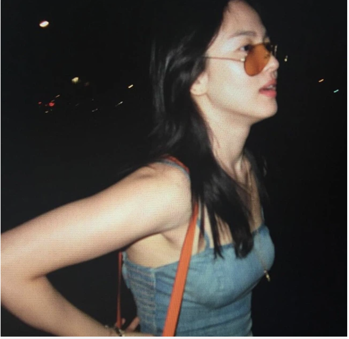 Song Hye Kyo và những lần 'xả vai' ngoan hiền, khoe bờ vai hững hờ mướt mắt - Ảnh 1 Song Hye Kyo và những lần 'xả vai' ngoan hiền, khoe bờ vai hững hờ mướt mắt - Ảnh 1