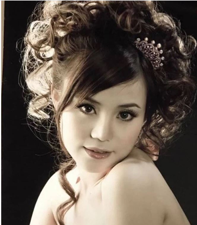 Vy Oanh và loạt ảnh trong quá khứ gây choáng: Nhan sắc khó tin ngỡ ngàng 8 Vy Oanh và loạt ảnh trong quá khứ gây choáng: Nhan sắc khó tin ngỡ ngàng 8