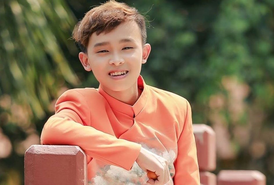 Phi Nhung thản nhiên đáp trả thâm sâu khi fan đòi trả tiền cho Hồ Văn Cường 1 Phi Nhung thản nhiên đáp trả thâm sâu khi fan đòi trả tiền cho Hồ Văn Cường 1
