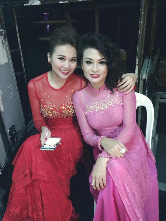 La Kim Phụng chụp hình cùng đàn em- siêu mẫu Thanh Hằng. Ảnh: Internet La Kim Phụng chụp hình cùng đàn em- siêu mẫu Thanh Hằng. Ảnh: Internet
