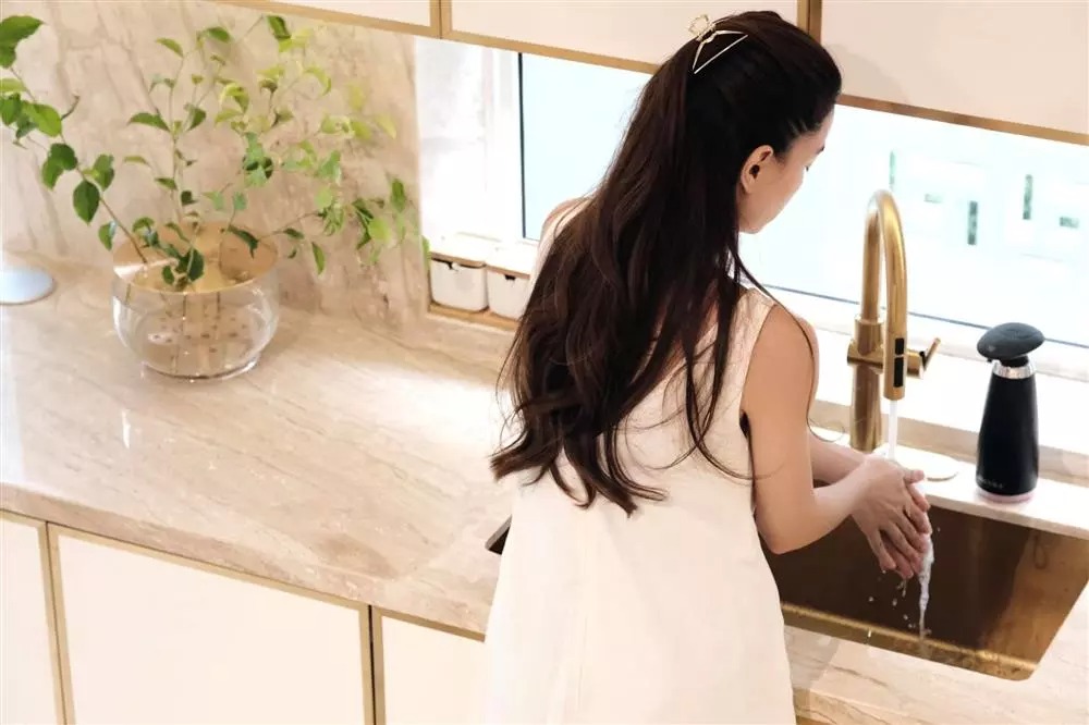 Soi cận cảnh mọi ngóc ngách trong căn biệt thự hoành tráng của gia đình Hồ Ngọc Hà, Kim Lý 9 Soi cận cảnh mọi ngóc ngách trong căn biệt thự hoành tráng của gia đình Hồ Ngọc Hà, Kim Lý 9