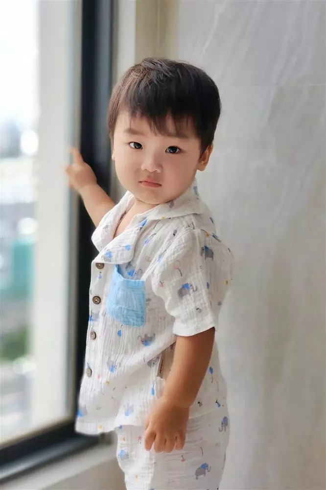 Hoà Minzy khiến dân tình 'phát sốt' khi hé lộ hai nhân vật 'quyền lực' chỉ trong một bức ảnh 6 Hoà Minzy khiến dân tình 'phát sốt' khi hé lộ hai nhân vật 'quyền lực' chỉ trong một bức ảnh 6