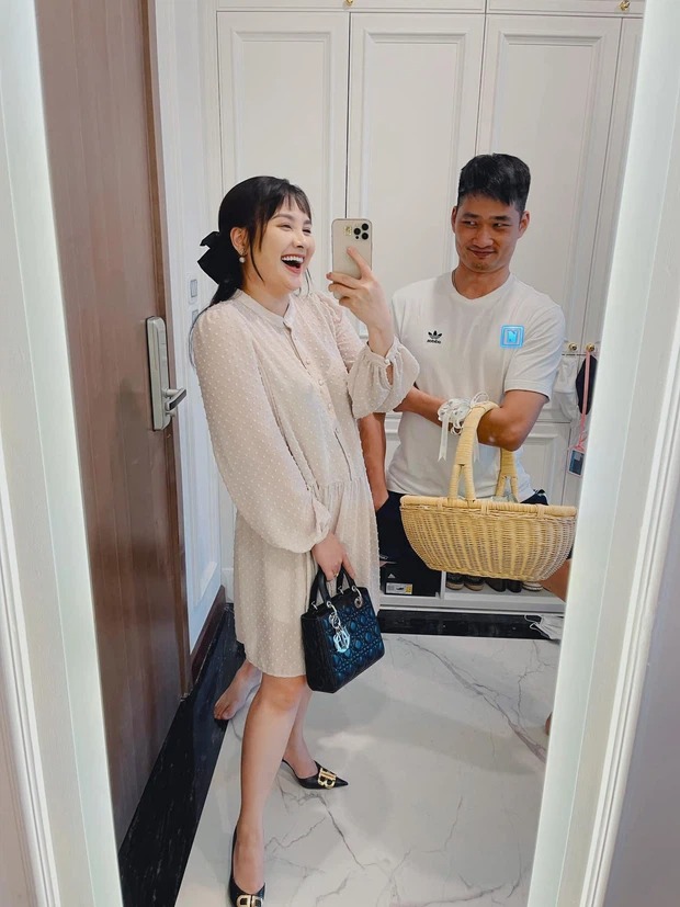 Nữ diễn viên và ông xã liên tục truyền năng lượng tích cực đến mọi người. Ảnh: Facebook Nữ diễn viên và ông xã liên tục truyền năng lượng tích cực đến mọi người. Ảnh: Facebook