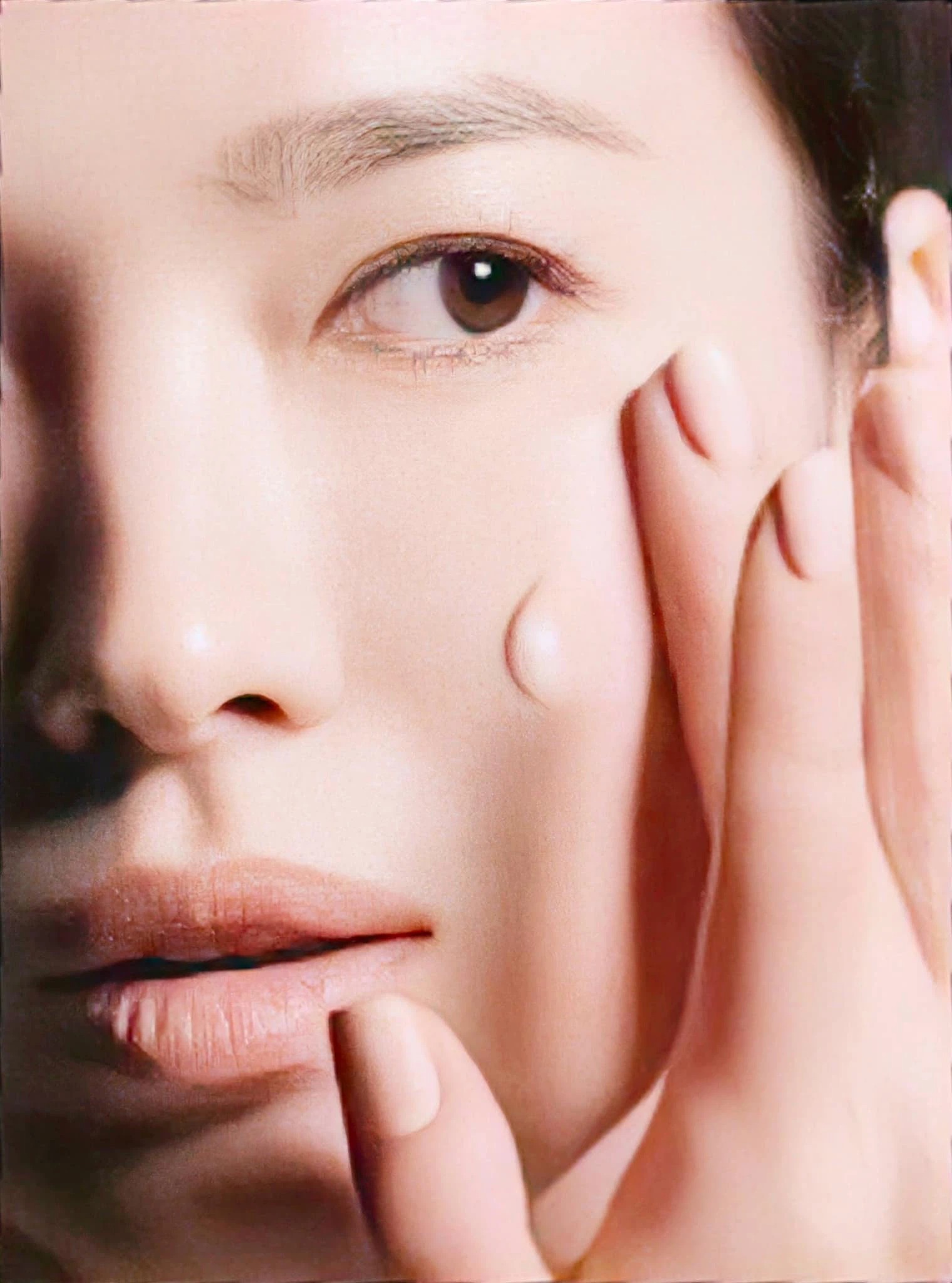 Song Hye Kyo khiến dân tình 'ngất lịm' với loạt ảnh cận mặt, nhan sắc ngày càng thăng hạng hậu ly hôn 4 Song Hye Kyo khiến dân tình 'ngất lịm' với loạt ảnh cận mặt, nhan sắc ngày càng thăng hạng hậu ly hôn 4