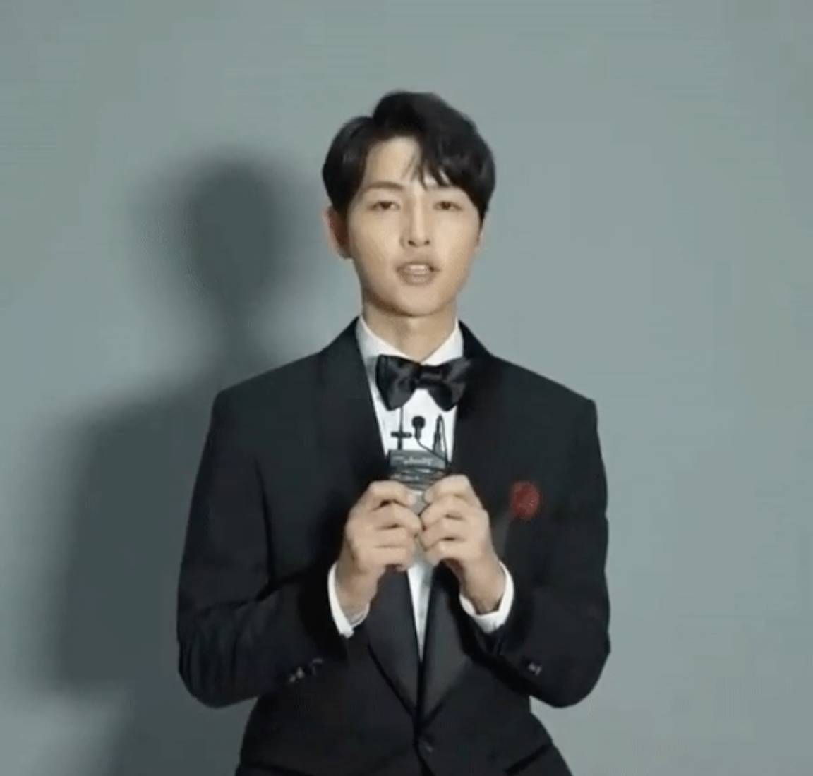 Song Joong Ki bất ngờ tái xuất sau bê bối xây dựng trái phép. Ảnh: Internet