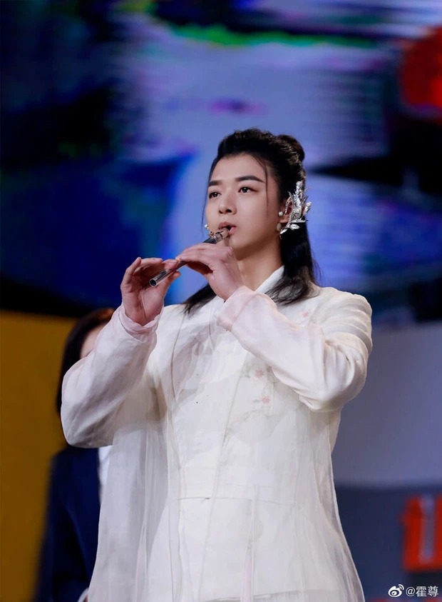 Hoắc Tôn là ngôi sao sáng của làng giải trí Hoa ngữ. Ảnh: Sina Hoắc Tôn là ngôi sao sáng của làng giải trí Hoa ngữ. Ảnh: Sina