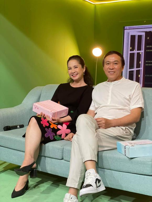 'Mẹ chồng quốc dân' Hương Bông gây ngỡ ngàng với nhan sắc ở tuổi 60 - Ảnh 5 'Mẹ chồng quốc dân' Hương Bông gây ngỡ ngàng với nhan sắc ở tuổi 60 - Ảnh 5