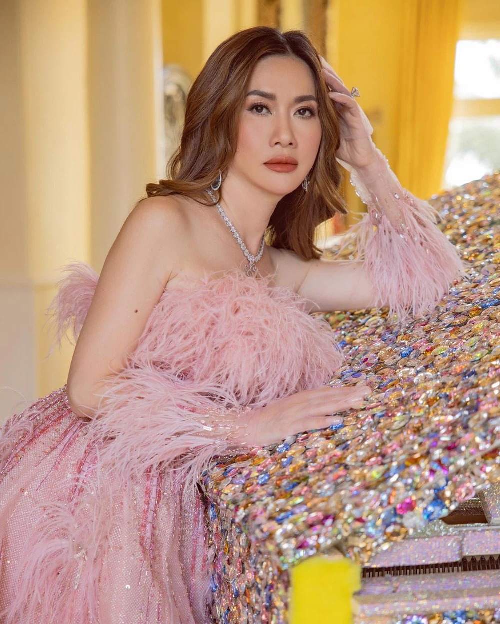 Loạt hình ảnh choáng ngợp mới đây được NTK Đỗ Long đăng tải.