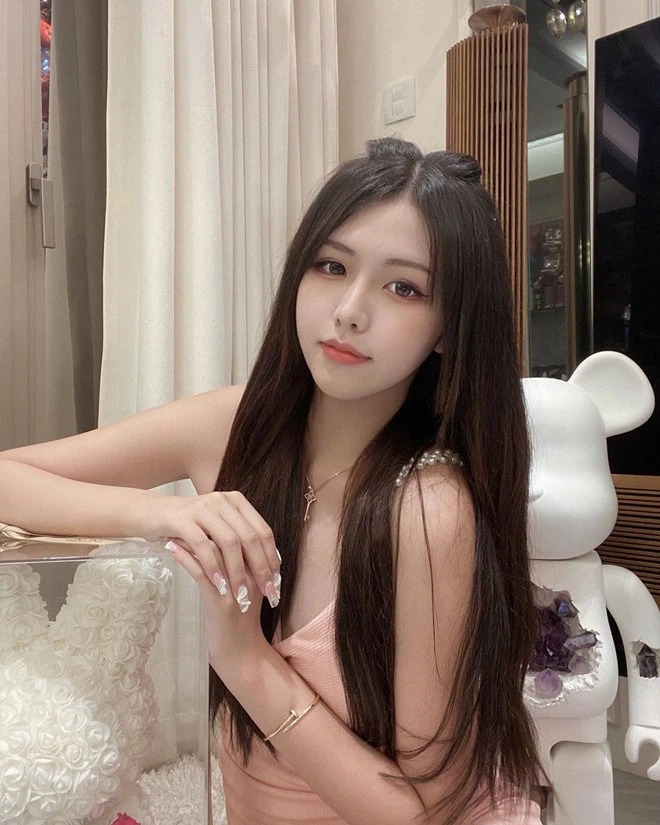 Danh tính cô gái được cho người tình mới của Châu Tinh Trì. Ảnh: Internet Danh tính cô gái được cho người tình mới của Châu Tinh Trì. Ảnh: Internet