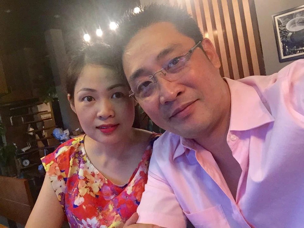 Thông tin ít biết về bà xã kém tuổi của 'lão Tấn' trong Hương vị tình thân 7 Thông tin ít biết về bà xã kém tuổi của 'lão Tấn' trong Hương vị tình thân 7