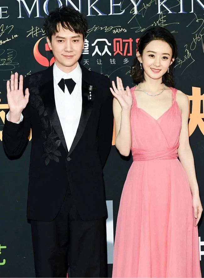 Triệu Lệ Dĩnh và Phùng Thiệu Phong đường ai nấy đi sau thời gian chung sống. Ảnh: Internet