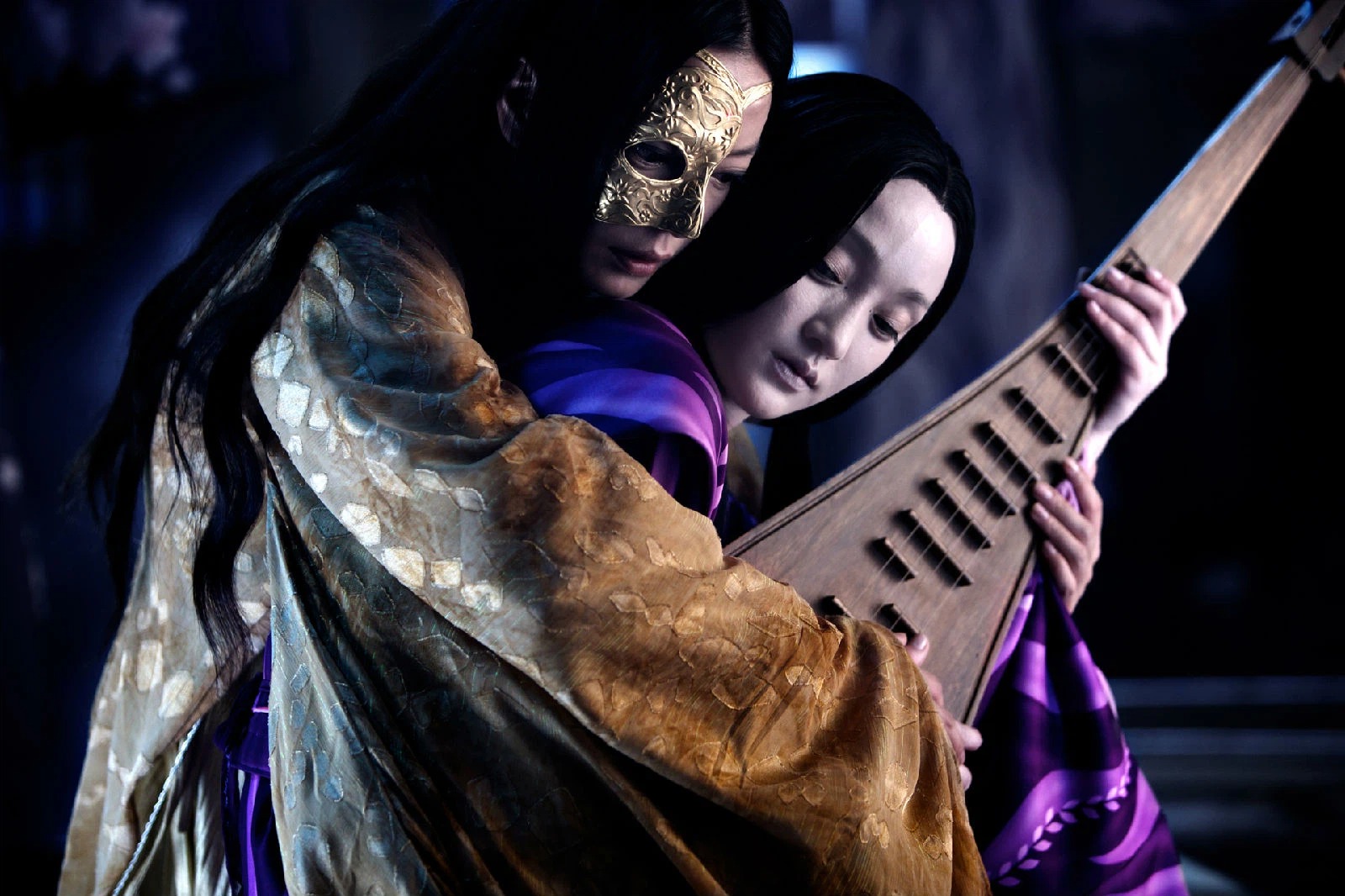 Trong Hoạ Bì, cả hai có nhiều cảnh thân mật. Ảnh: Internet