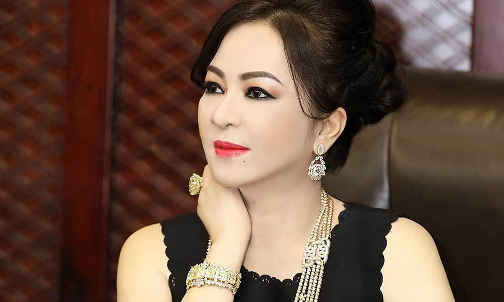 Bà Phương Hằng thẳng thừng từ chối số tiền 'bất thường' được chuyển vào tài khoản với nội dung 'Ủng hộ quỹ mổ tim' 5 Bà Phương Hằng thẳng thừng từ chối số tiền 'bất thường' được chuyển vào tài khoản với nội dung 'Ủng hộ quỹ mổ tim' 5