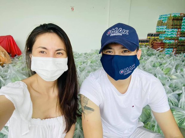 Về phe bà Phương Hằng, nhạc sĩ Nguyễn Văn Chung ngậm ngùi 'quay xe' với Thuỷ Tiên? 5 Về phe bà Phương Hằng, nhạc sĩ Nguyễn Văn Chung ngậm ngùi 'quay xe' với Thuỷ Tiên? 5