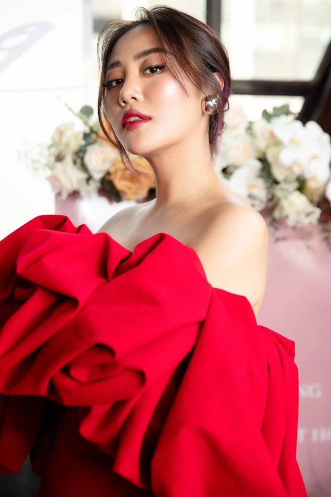 Văn Mai Hương phủ sóng Tiktok với siêu phẩm mừng sinh nhật sau ồn ào bản quyền - Ảnh 3 Văn Mai Hương phủ sóng Tiktok với siêu phẩm mừng sinh nhật sau ồn ào bản quyền - Ảnh 3