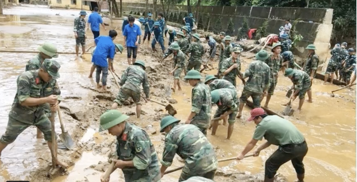 Không chỉ khiến nghệ sĩ giật mình bởi 'giấc mơ sao kê', bà Phương Hằng còn dùng triết học để lý luận giữa ồn ào 2 Không chỉ khiến nghệ sĩ giật mình bởi 'giấc mơ sao kê', bà Phương Hằng còn dùng triết học để lý luận giữa ồn ào 2