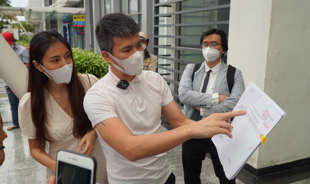 Giữa ồn ào sao kê, Thuỷ Tiên bị khui lại quá khứ từng bị bố chồng cấm cản lấy Công Vinh 4 Giữa ồn ào sao kê, Thuỷ Tiên bị khui lại quá khứ từng bị bố chồng cấm cản lấy Công Vinh 4