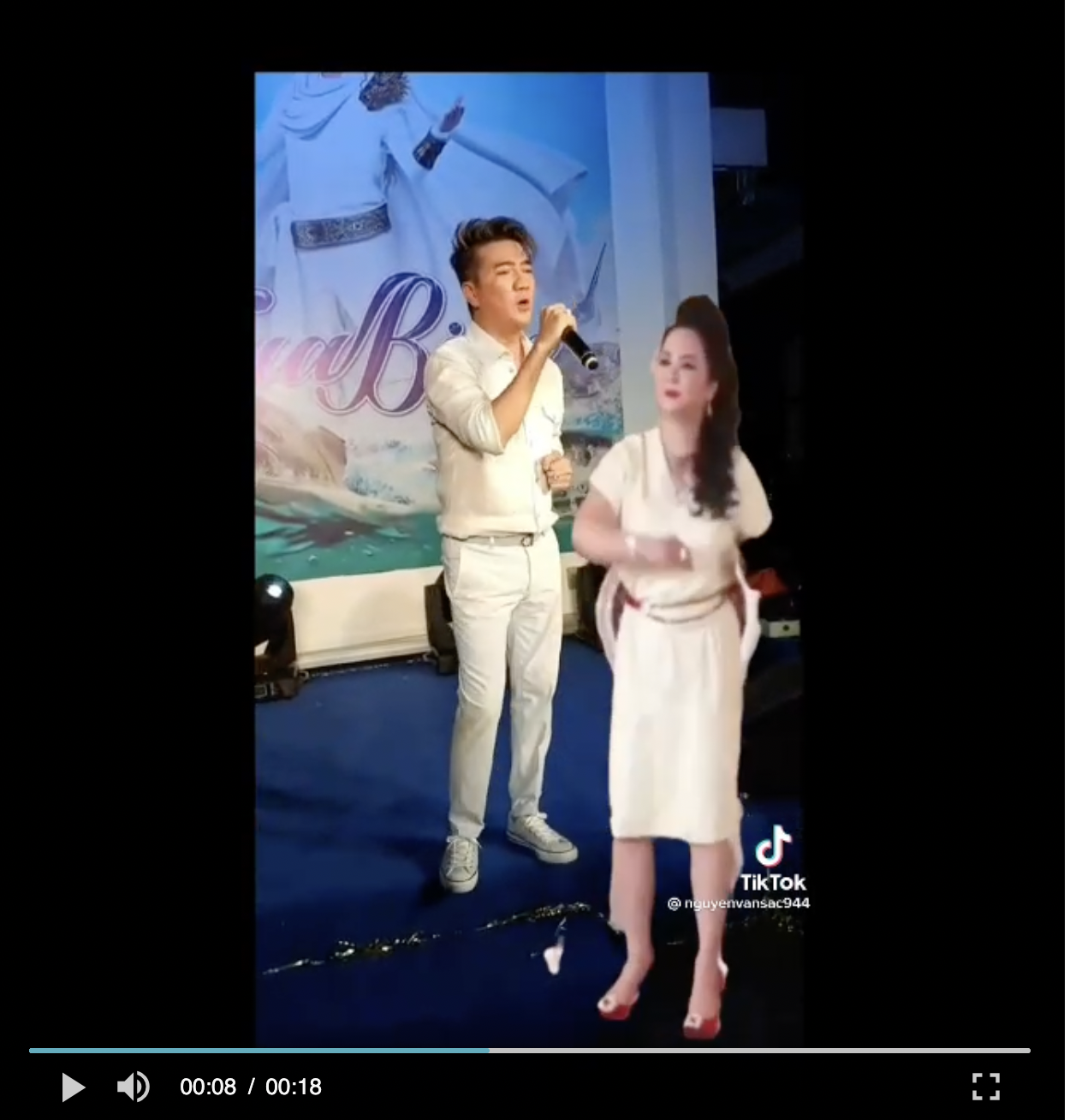 Thực hư chuyện bà Phương Hằng và Đàm Vĩnh Hưng chung sân khấu hát múa ăn ý mặc ồn ào 1 Thực hư chuyện bà Phương Hằng và Đàm Vĩnh Hưng chung sân khấu hát múa ăn ý mặc ồn ào 1