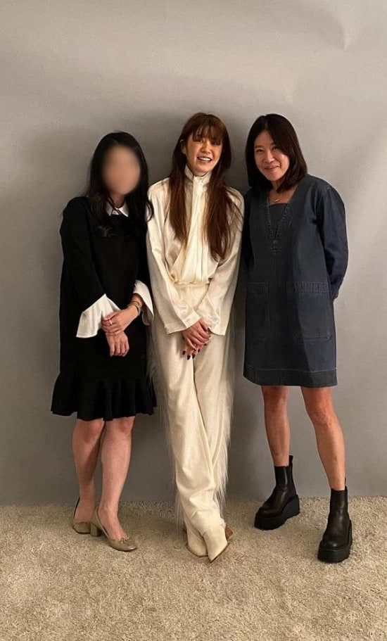 Bạn thân Song Hye Kyo, nàng hậu từng bị đế chế Samsung 'ruồng bỏ' lộ 'bộ mặt thật' 1 Bạn thân Song Hye Kyo, nàng hậu từng bị đế chế Samsung 'ruồng bỏ' lộ 'bộ mặt thật' 1