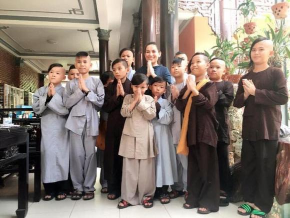 Sau khi Phi Nhung qua đời, số phận của những đứa trẻ nhận được sự quan tâm của dư luận. Ảnh: Facebook Sau khi Phi Nhung qua đời, số phận của những đứa trẻ nhận được sự quan tâm của dư luận. Ảnh: Facebook