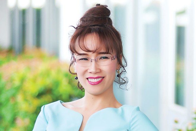 So kè nhan sắc 4 'bóng hồng quyền lực' 7X: Bà Phương Hằng lấn lướt Lê Hoàng Diệp Thảo 4 So kè nhan sắc 4 'bóng hồng quyền lực' 7X: Bà Phương Hằng lấn lướt Lê Hoàng Diệp Thảo 4