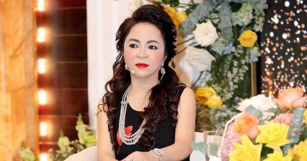 Bà Phương Hằng tố bị luật sư của ông Võ Hoàng Yên hành hung ngay tại trụ sở CA 1 Bà Phương Hằng tố bị luật sư của ông Võ Hoàng Yên hành hung ngay tại trụ sở CA 1