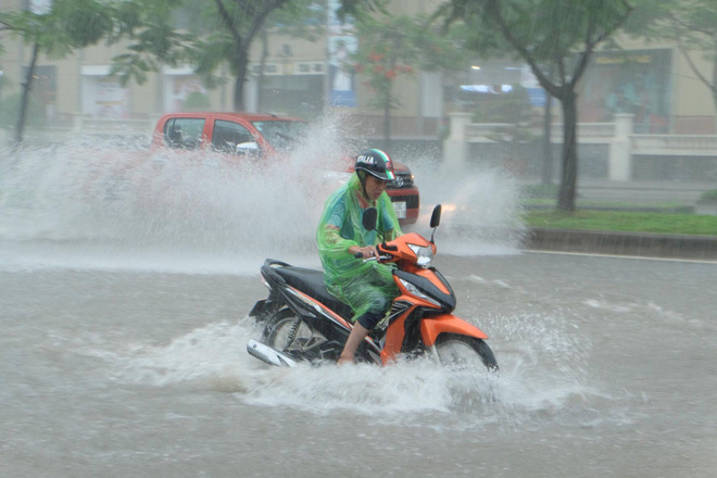 Thời tiết đêm nay và ngày mai 19/10: Hà Tĩnh đến Quảng Trị mưa lớn, khu vực Bắc Bộ trời lạnh 1 Thời tiết đêm nay và ngày mai 19/10: Hà Tĩnh đến Quảng Trị mưa lớn, khu vực Bắc Bộ trời lạnh 1
