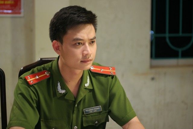 Mạnh Trường và dàn nam thần VTV khiến chị em 'rụng trứng' khi hóa thân thành CSHS 4 Mạnh Trường và dàn nam thần VTV khiến chị em 'rụng trứng' khi hóa thân thành CSHS 4