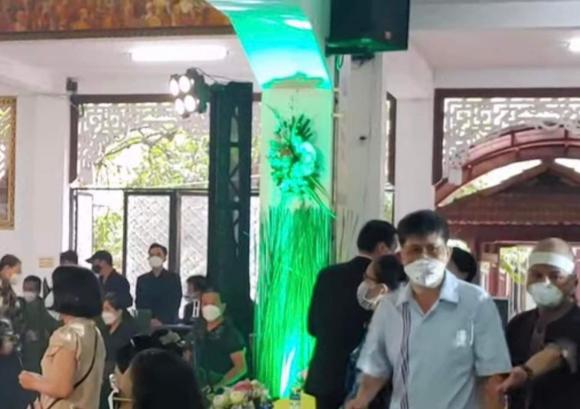 'Ông bầu' Phước Sang lộ diện với dáng vẻ u buồn giữa lúc vợ cũ bị chủ nợ đe dọa - Ảnh 1 'Ông bầu' Phước Sang lộ diện với dáng vẻ u buồn giữa lúc vợ cũ bị chủ nợ đe dọa - Ảnh 1