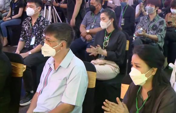 'Ông bầu' Phước Sang lộ diện với dáng vẻ u buồn giữa lúc vợ cũ bị chủ nợ đe dọa - Ảnh 3 'Ông bầu' Phước Sang lộ diện với dáng vẻ u buồn giữa lúc vợ cũ bị chủ nợ đe dọa - Ảnh 3