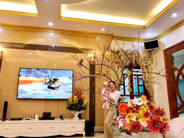 Vy Oanh bất ngờ khoe thêm biệt thự siêu khủng sau khi bị tố 'mượn nhà sống ảo' 1 Vy Oanh bất ngờ khoe thêm biệt thự siêu khủng sau khi bị tố 'mượn nhà sống ảo' 1