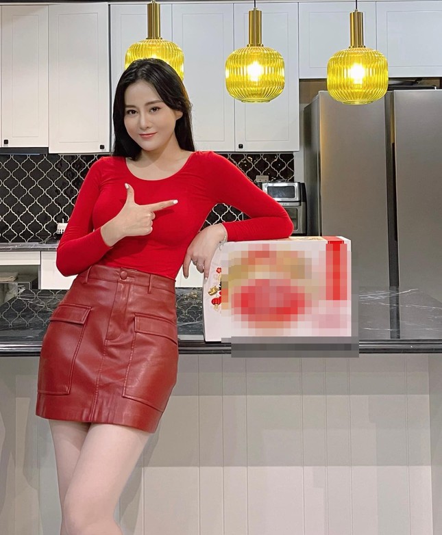 Rất nhanh sau đó, Phương Oanh lấy lại được vóc dáng thon gọn nhờ luyện tập và ăn kiêng. Ảnh: Internet Rất nhanh sau đó, Phương Oanh lấy lại được vóc dáng thon gọn nhờ luyện tập và ăn kiêng. Ảnh: Internet