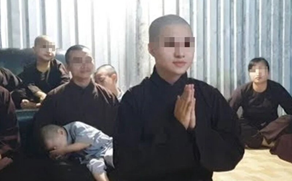Mẹ Diễm My đanh thép đáp trả Tịnh Thất Bồng Lai: 'Tiền bạc nào mua được sai lầm?' 2 Mẹ Diễm My đanh thép đáp trả Tịnh Thất Bồng Lai: 'Tiền bạc nào mua được sai lầm?' 2