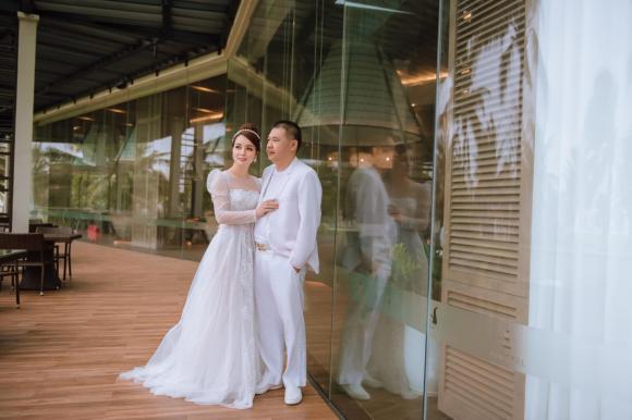 'Cô Trúc' Mai Thu Huyền hiếm hoi đăng ảnh tình tứ bên ông xã doanh nhân trong dịp đặc biệt - Ảnh 3 'Cô Trúc' Mai Thu Huyền hiếm hoi đăng ảnh tình tứ bên ông xã doanh nhân trong dịp đặc biệt - Ảnh 3
