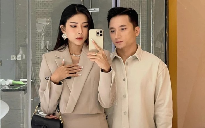Phan Mạnh Quỳnh và bà xã. Ảnh: Internet Phan Mạnh Quỳnh và bà xã. Ảnh: Internet