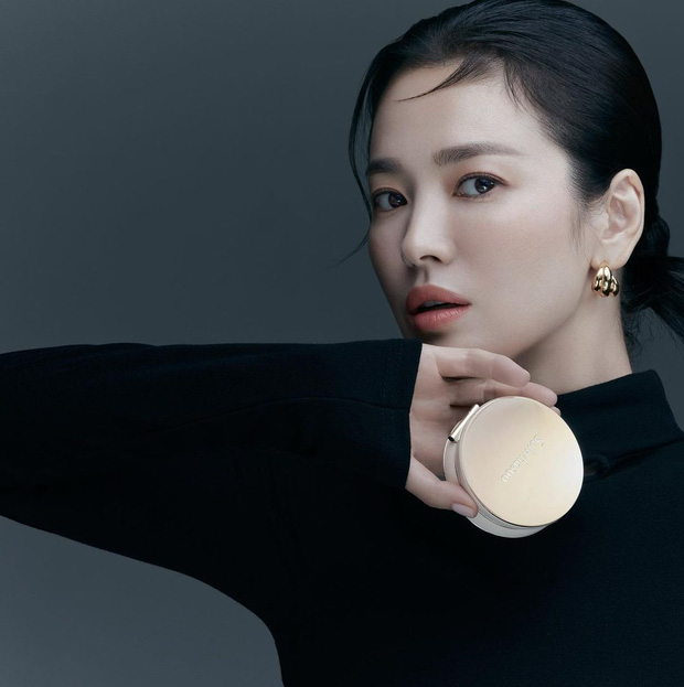 Song Hye Kyo xuất hiện trong loạt ảnh mới với tạo hình mới lạ. Ảnh: Internet Song Hye Kyo xuất hiện trong loạt ảnh mới với tạo hình mới lạ. Ảnh: Internet