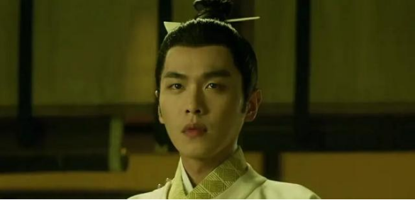 Nhìn Trương Nhược Quân buộc tóc thần thái bao nhiêu thì tạo hình xõa tóc khiến dân tình chỉ biết bật cười. Ảnh: Internet Nhìn Trương Nhược Quân buộc tóc thần thái bao nhiêu thì tạo hình xõa tóc khiến dân tình chỉ biết bật cười. Ảnh: Internet