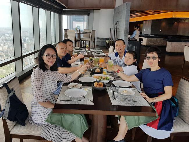 Đây là lý do khiến MC 'quyền lực' Lại Văn Sâm vẫn duy trì được 'sức nóng' dù đã nghỉ hưu - Ảnh 2 Đây là lý do khiến MC 'quyền lực' Lại Văn Sâm vẫn duy trì được 'sức nóng' dù đã nghỉ hưu - Ảnh 2
