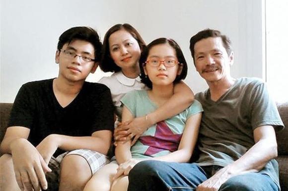 Gia đình nhỏ hạnh phúc của NSND Trung Anh. Ảnh: Internet