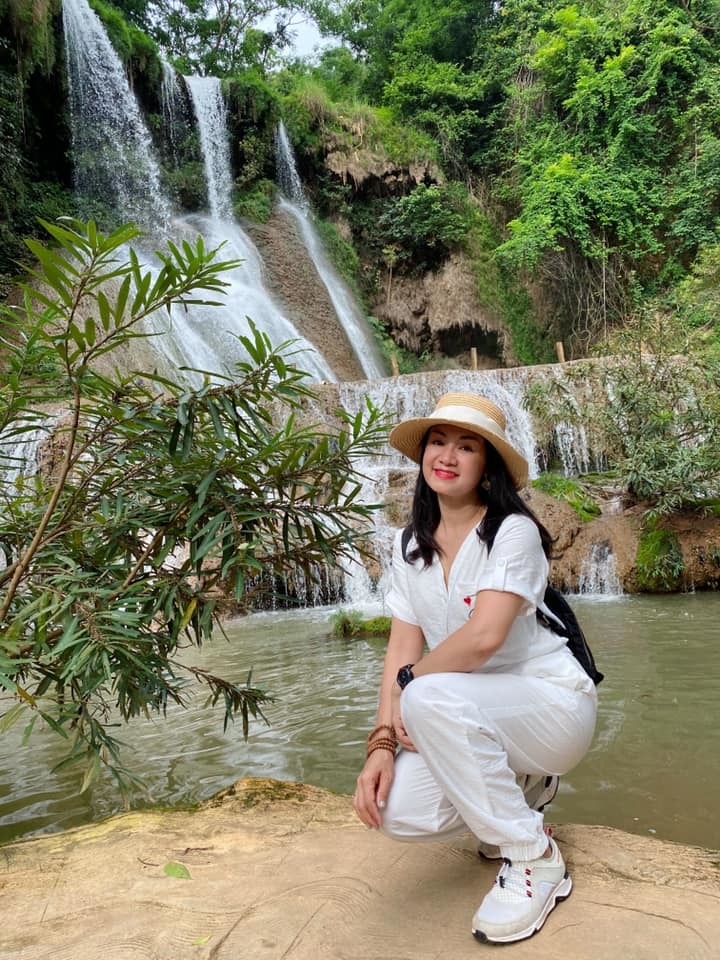 Nhan sắc thách thức thời gian của NSND Thu Hà: Không hổ danh mỹ nhân 'lá ngọc cành vàng' - Ảnh 7 Nhan sắc thách thức thời gian của NSND Thu Hà: Không hổ danh mỹ nhân 'lá ngọc cành vàng' - Ảnh 7