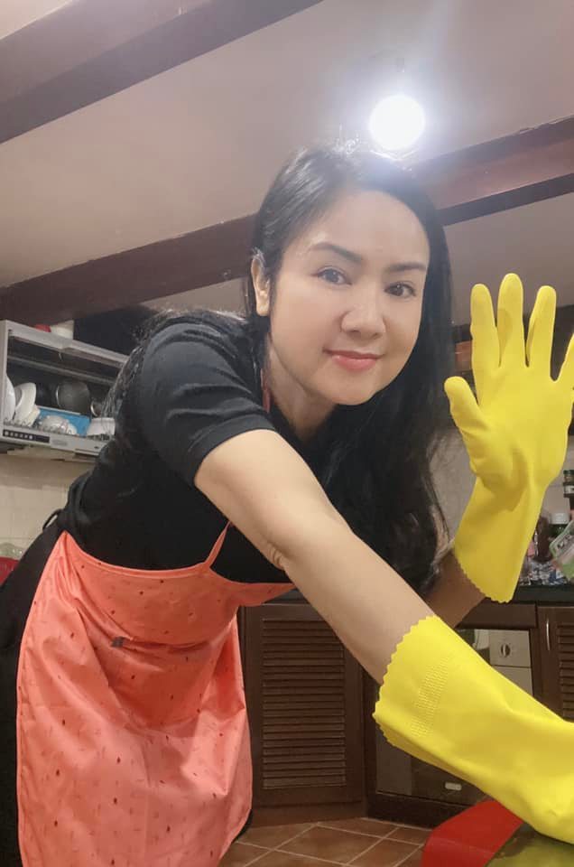 Nhan sắc thách thức thời gian của NSND Thu Hà: Không hổ danh mỹ nhân 'lá ngọc cành vàng' - Ảnh 8 Nhan sắc thách thức thời gian của NSND Thu Hà: Không hổ danh mỹ nhân 'lá ngọc cành vàng' - Ảnh 8
