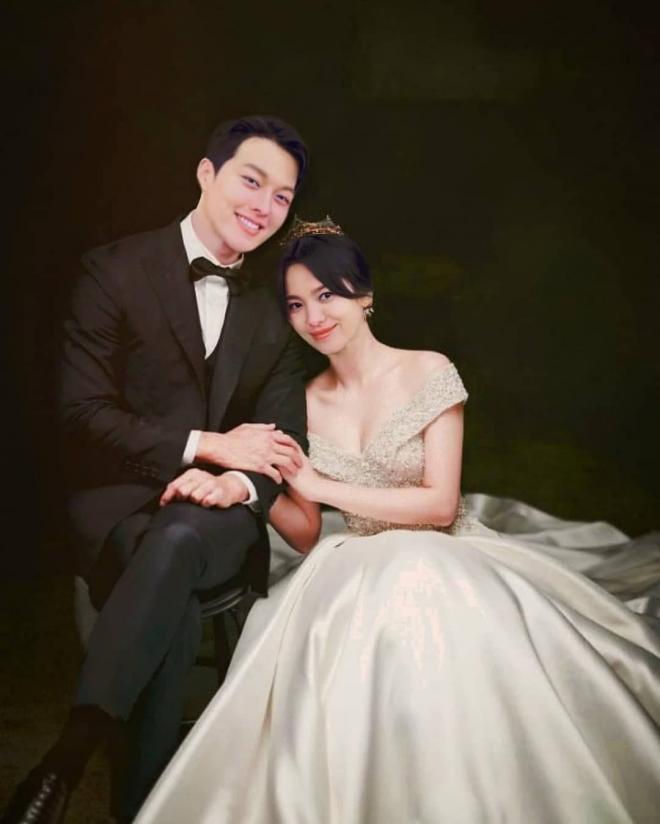 Hình ảnh cưới giữa Song Hye Kyo và Jang Ki Yong khiến nhiều người không khỏi xôn xao. Ảnh: Internet