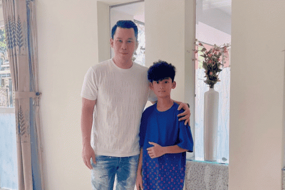 Đức Huy cùng con trai Bo - con chung với nữ ca sĩ Lệ Quyên. Ảnh: Facebook Đức Huy cùng con trai Bo - con chung với nữ ca sĩ Lệ Quyên. Ảnh: Facebook