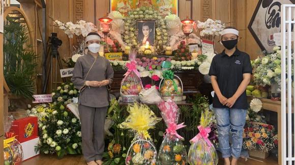 Quỳnh Trang tiết lộ nhiều lần nằm mơ thấy cố ca sĩ Phi Nhung. Ảnh: Facebook Quỳnh Trang tiết lộ nhiều lần nằm mơ thấy cố ca sĩ Phi Nhung. Ảnh: Facebook