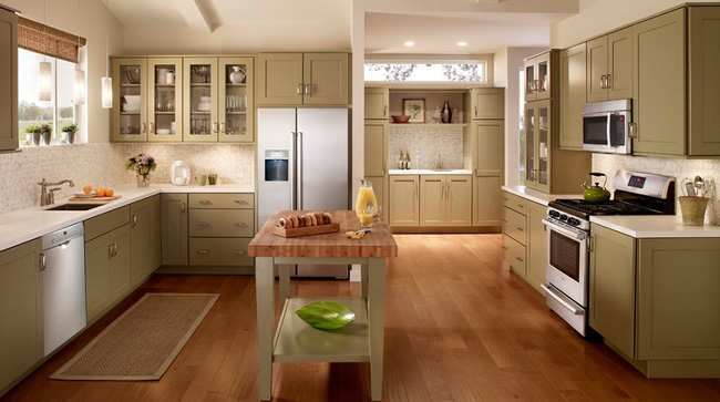 Tủ chén và tủ bếp cũng là nơi cần được lau chùi và dọn dẹp sạch sẽ. Ảnh: Internet