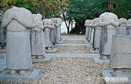 Lăng mộ của Võ Tắc Thiên đến nay vẫn còn là câu hỏi lớn đối với các nhà khảo cổ học. Ảnh: Sina Lăng mộ của Võ Tắc Thiên đến nay vẫn còn là câu hỏi lớn đối với các nhà khảo cổ học. Ảnh: Sina