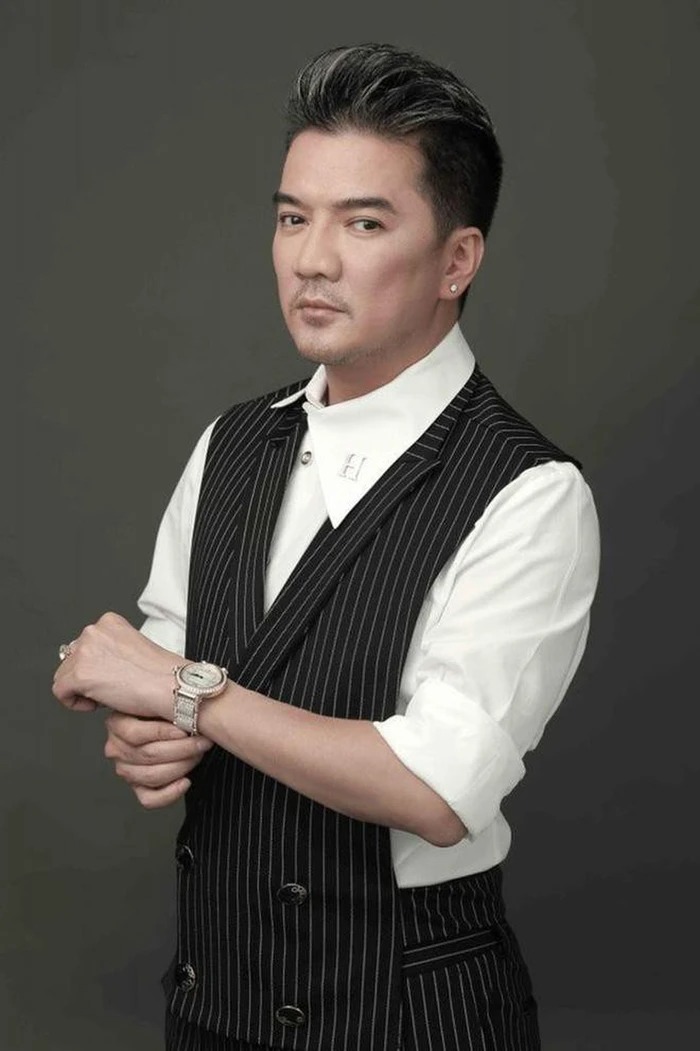 Vừa được minh oan vụ từ thiện, Đàm Vĩnh Hưng bắt đầu 'chạy show điên đảo' 3