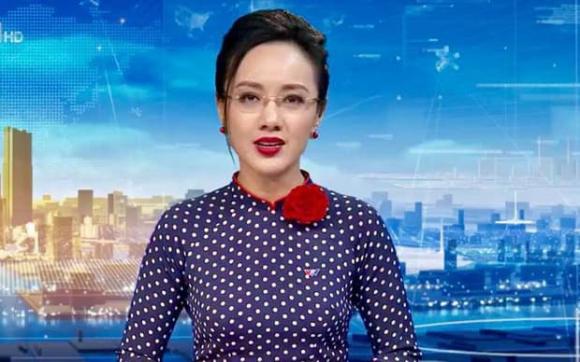 BTV Hoài Anh nói lời chia tay với bản tin Thời sự 19h. Ảnh: Internet