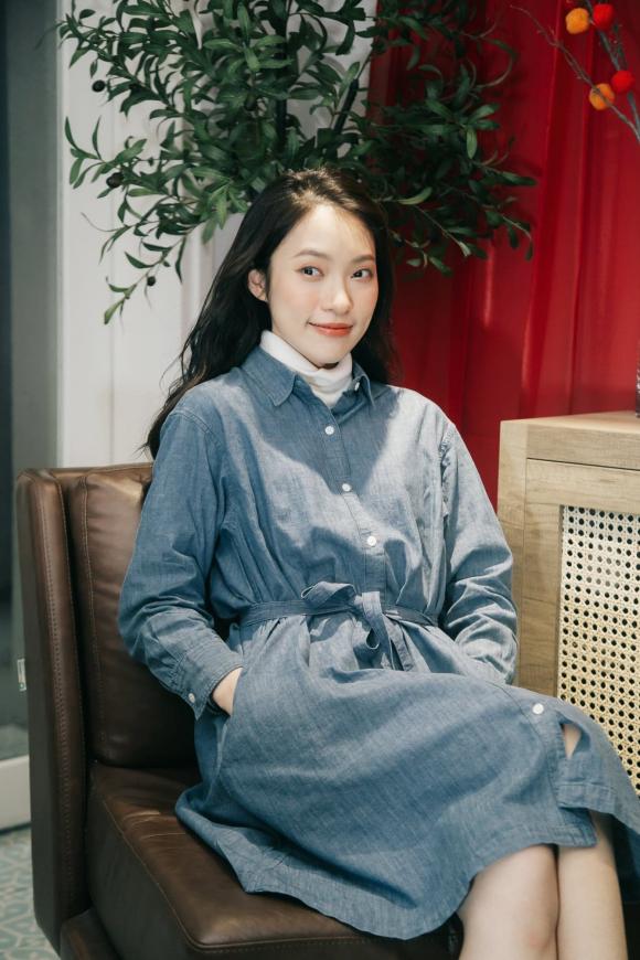 Nữ MC xinh đẹp đã chia sẻ cách mình tự vượt qua Covid-19 tại nhà một cách đơn giản. Ảnh: Internet